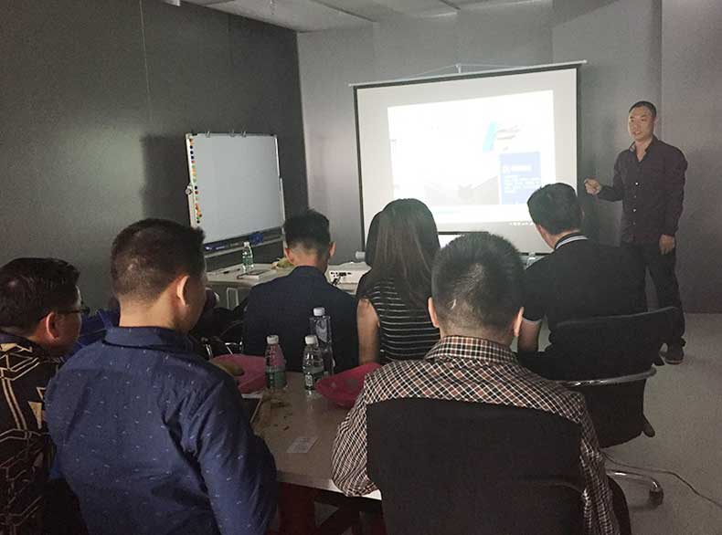 柏爾斯霍總現(xiàn)場(chǎng)分享團(tuán)隊(duì)建設(shè)